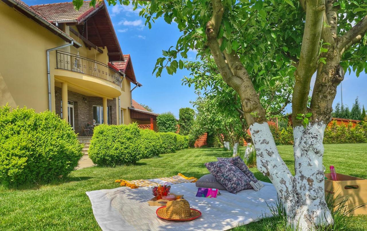 בראשוב Orchard Villa מראה חיצוני תמונה