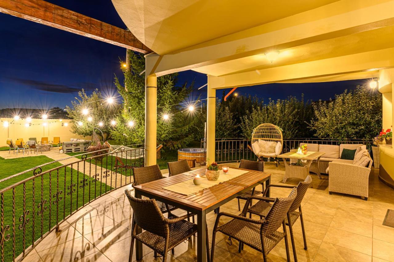בראשוב Orchard Villa מראה חיצוני תמונה
