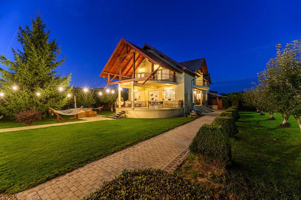 בראשוב Orchard Villa מראה חיצוני תמונה
